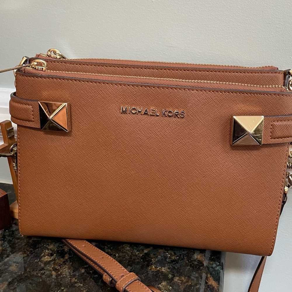 Michael KORS Small Bag/Cross Body Acorn Color